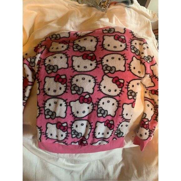 Hello Kitty Fleece Top - Picture 4 of 8